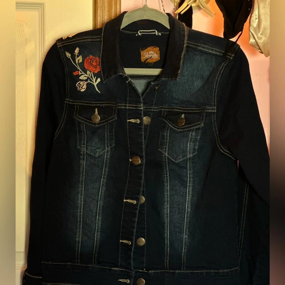 Jean Jacket with Roses - Picture 4 of 4